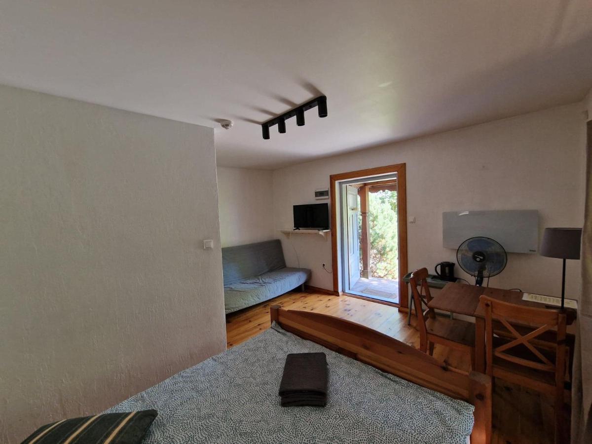Oberza Pod Zlotym Prosiakiem Hotell Nieborów Exteriör bild