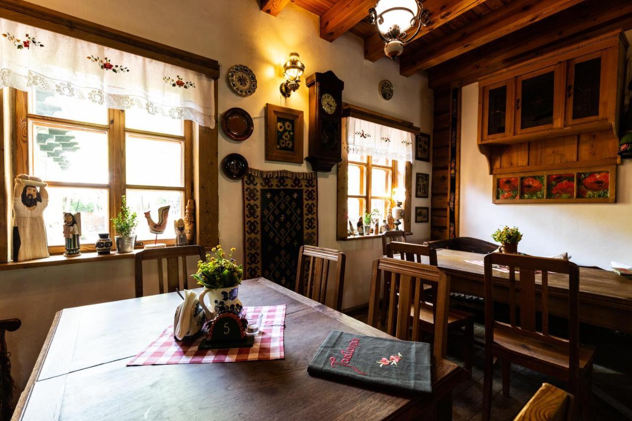 Oberza Pod Zlotym Prosiakiem Hotell Nieborów Exteriör bild